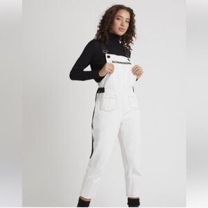 Choosy White and Black Chain Dumbo Overalls Size M